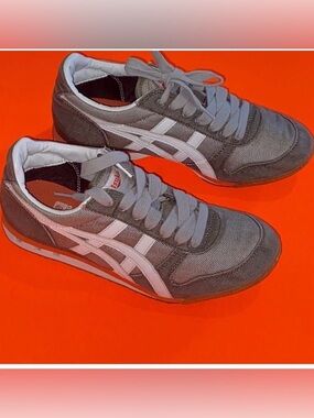 Onitsuka Tiger By Asics Men's Gray Low-Profile Sneakers with White Stripes Sz4US